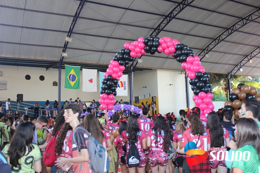 Alegria e torcidas organizadas marcam abertura dos jogos internos